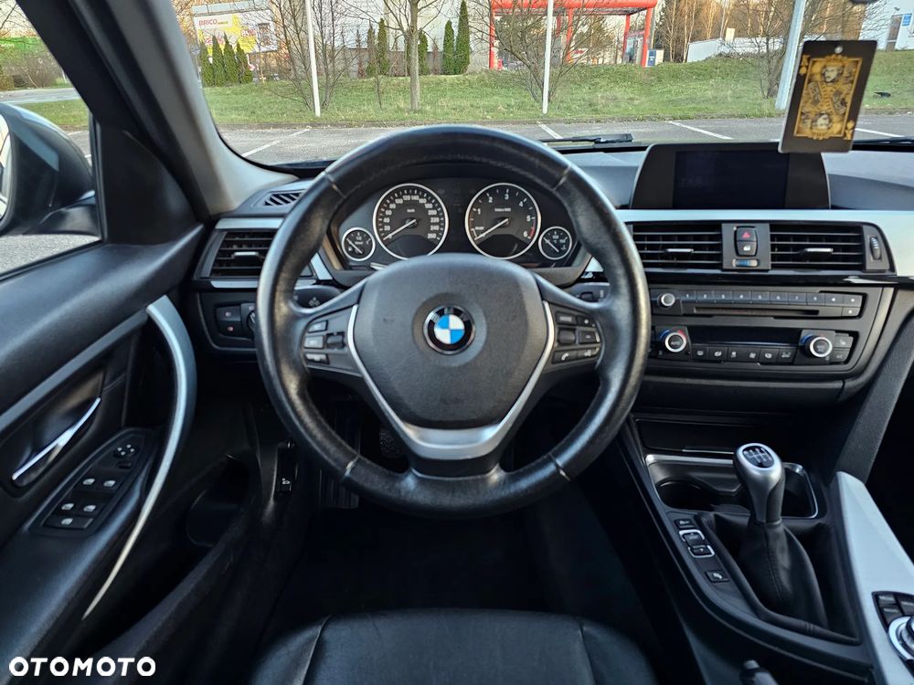 BMW Seria 3 320d Blue Performance Luxury Line - 22