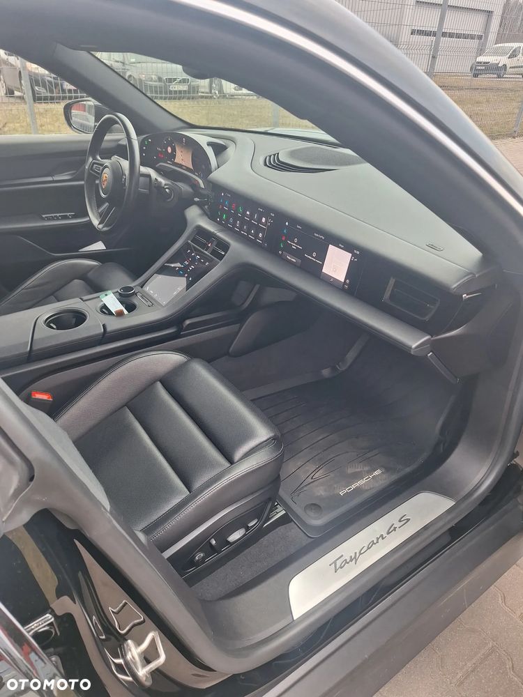 Porsche Taycan - 13