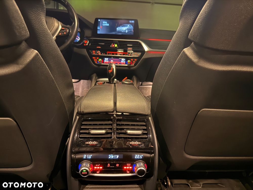 BMW Seria 5 530d xDrive Luxury Line - 12
