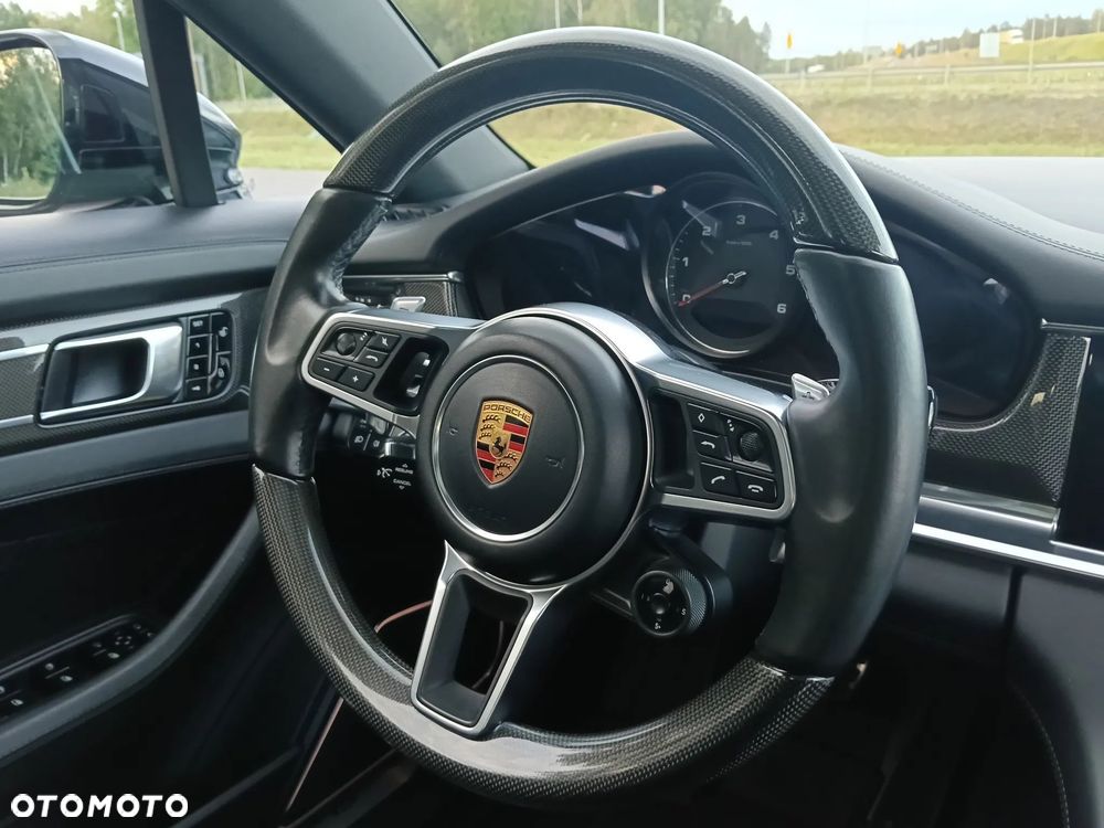 Porsche Panamera - 24