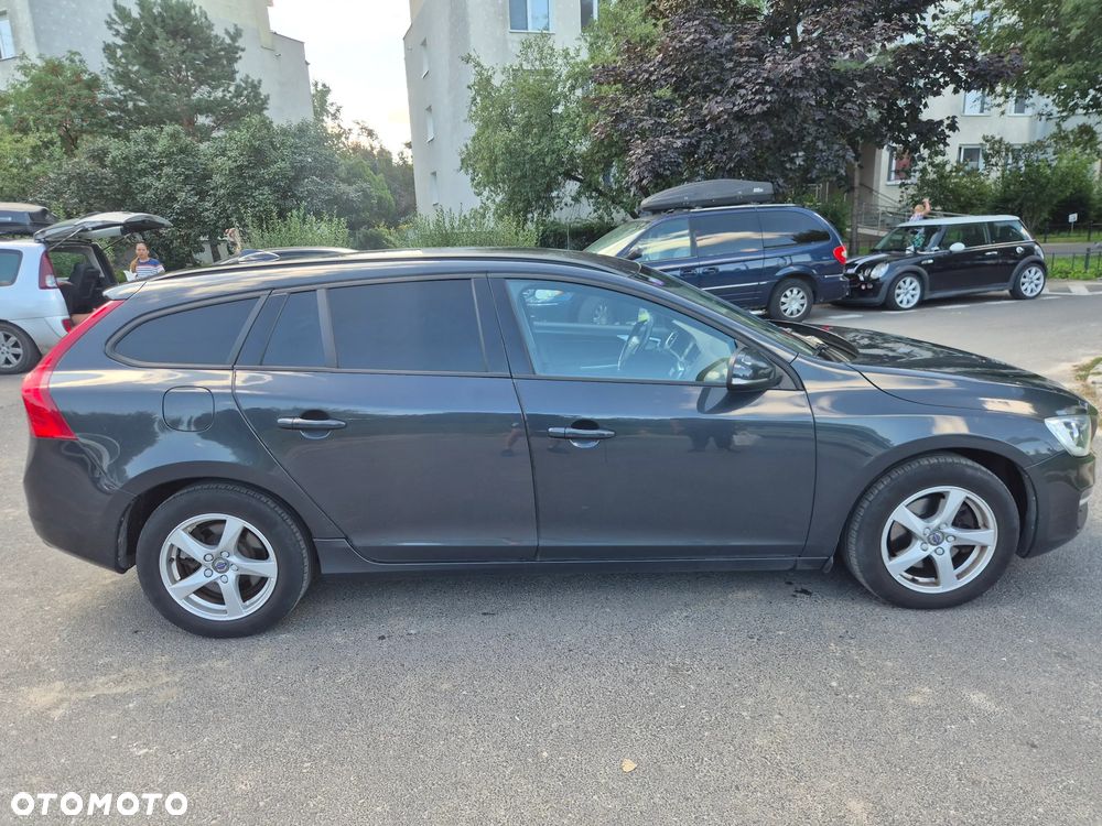 Volvo V60 D2 Geartronic Summum - 4