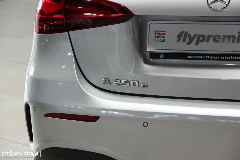 Mercedes-Benz A 250 e AMG Line - 8