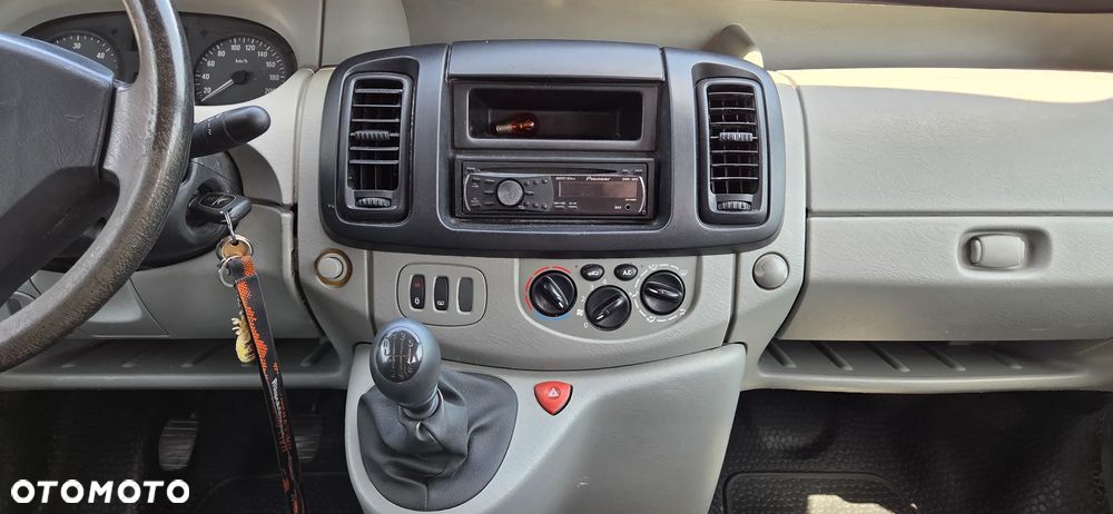 Opel Vivaro L2H1 2.9t - 20