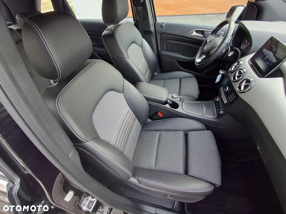 Mercedes-Benz Klasa B 200 7G-DCT UrbanStyle Edition - 16