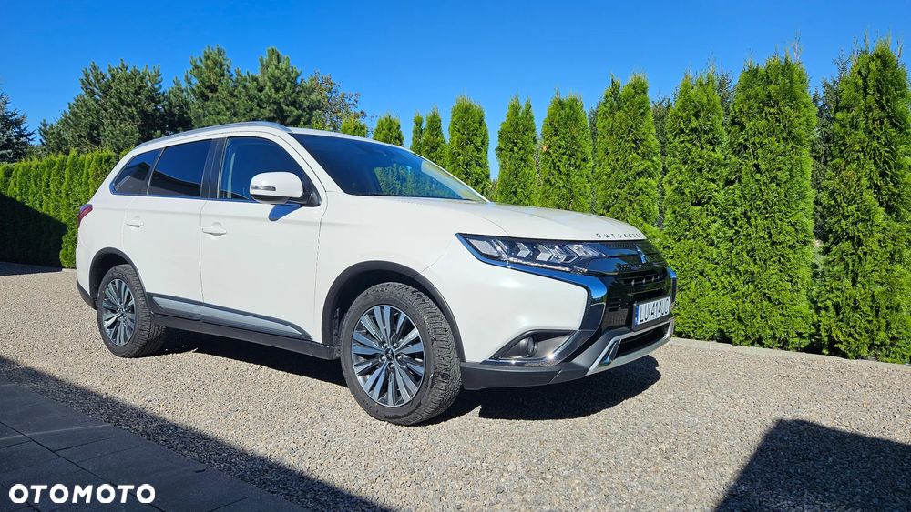 Mitsubishi Outlander - 1