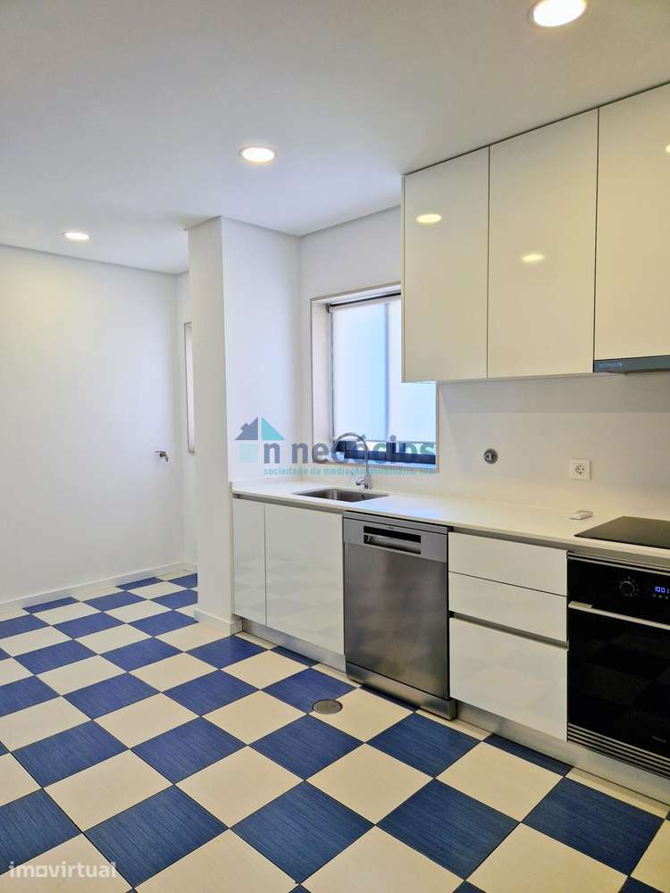 Apartamento T2 em excelente estado! Garagem fechada - Grande imagem: 2/14