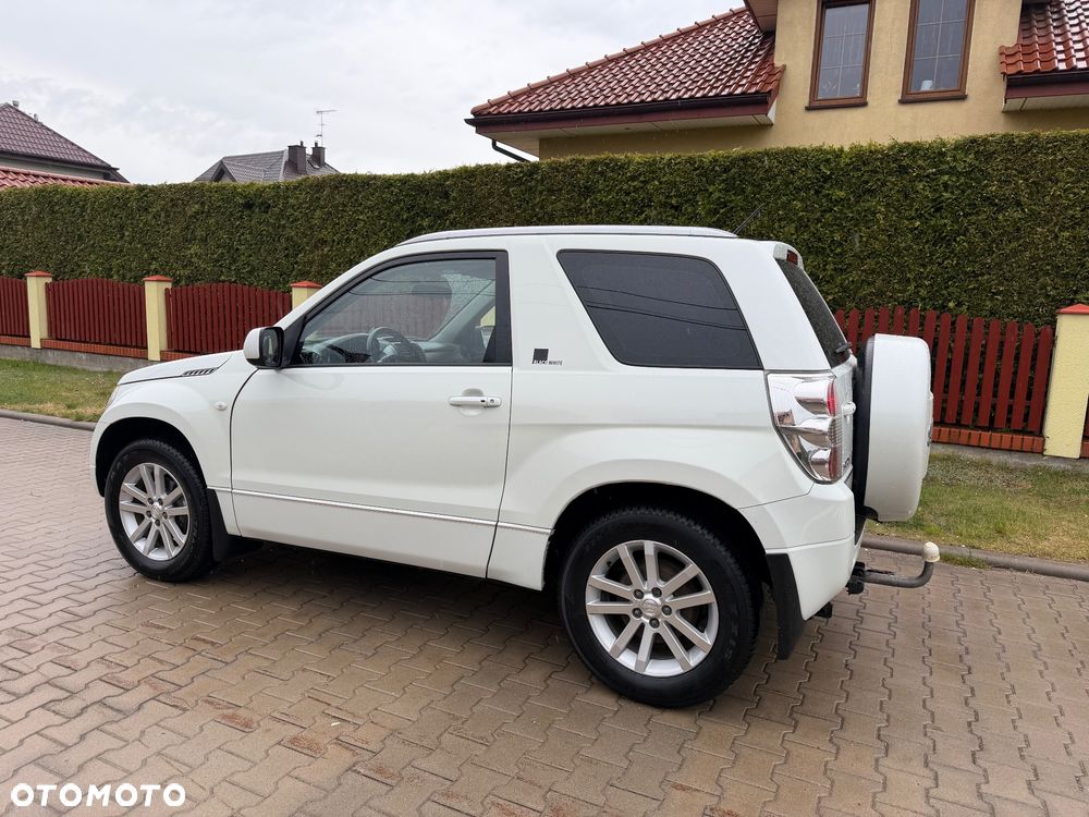 Suzuki Grand Vitara 1.6 Black&White - 22