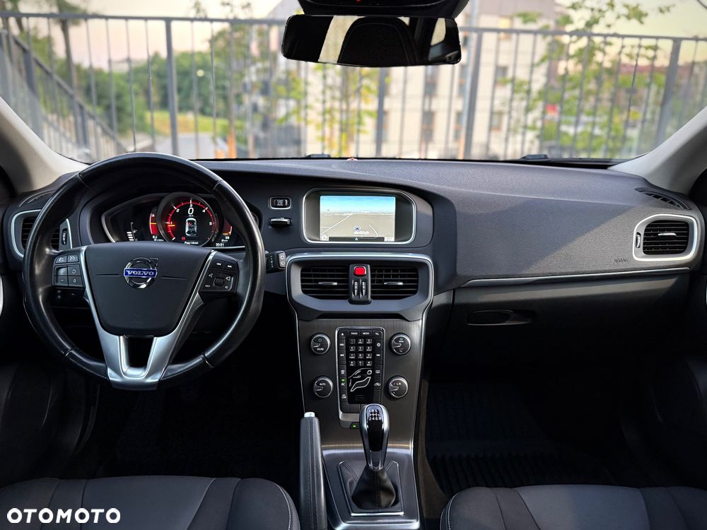 Volvo V40 D4 Drive-E Momentum - 19
