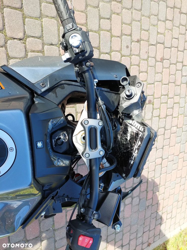 Suzuki GSX 1000 - 10