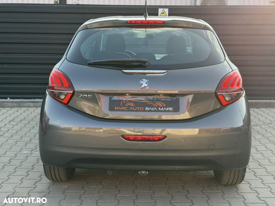Peugeot 208 PureTech 110 Stop & Start EAT6 Allure - 8