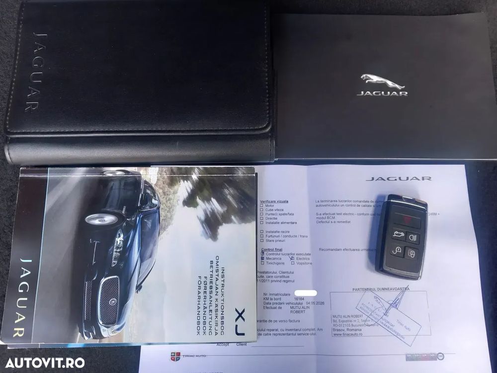 Jaguar E-Pace D165 AWD R-Dynamic - 16
