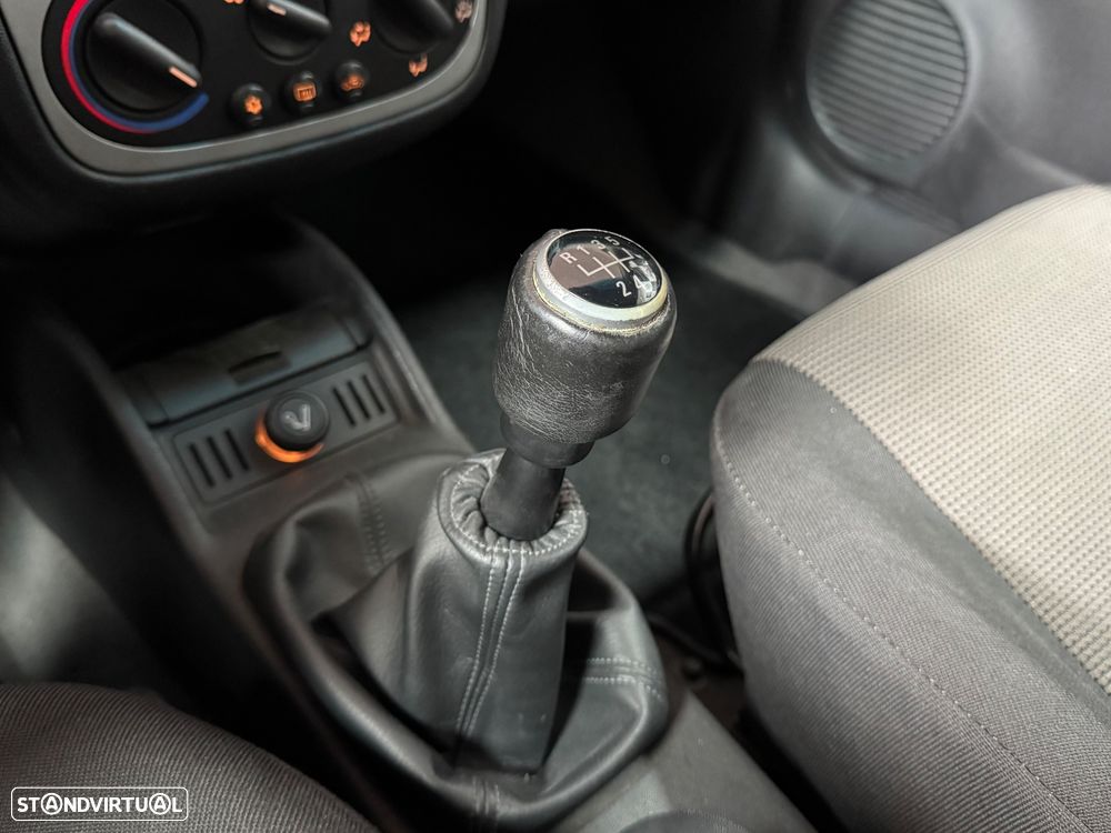 Opel Corsa 1.2 Twinport Cosmo - 26