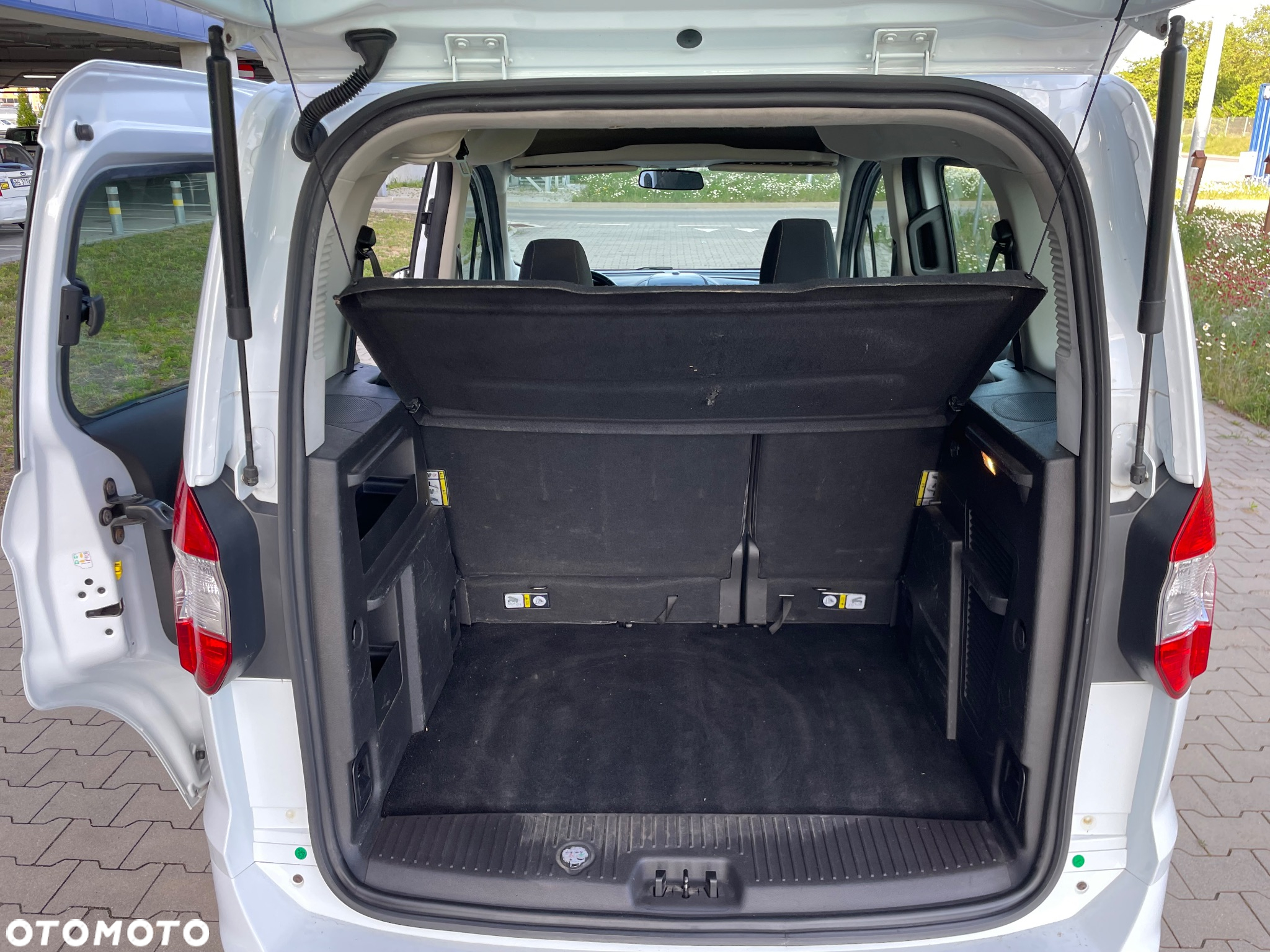 Ford Tourneo Courier 1.5 TDCi Trend - 10