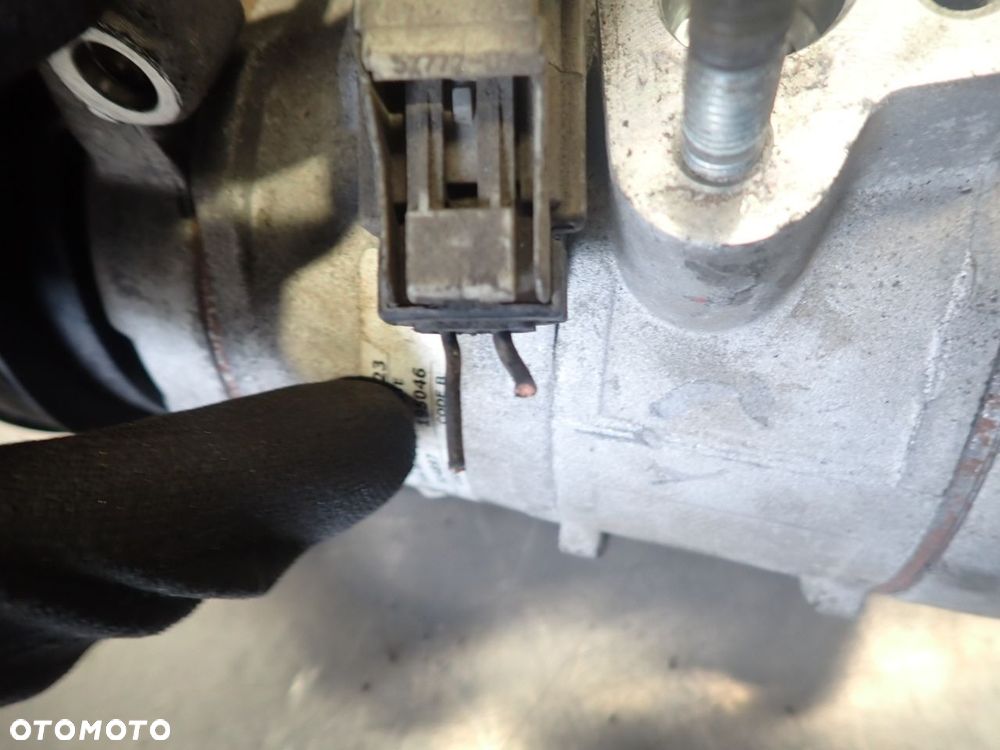SPRĘŻARKA KLIMATYZACJI CHRYSLER VOYAGER 2.5 89074 - 6