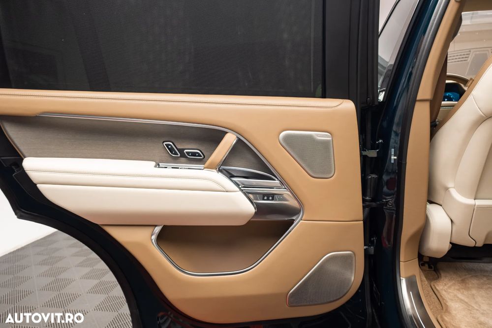 Land Rover Range Rover 4.4 V8 P530 LWB SV - 27