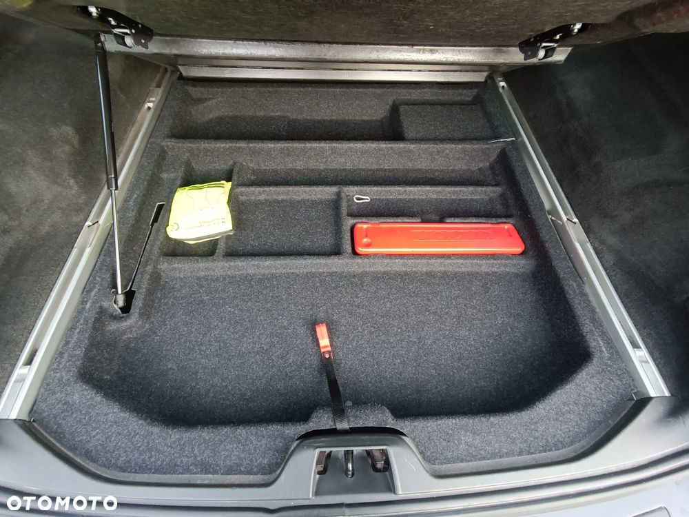 Volvo V70 D2 Edition - 30