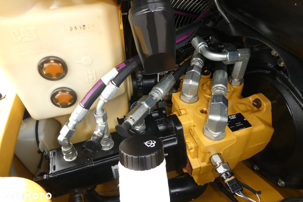 Caterpillar 906M ŁYZKA WIDŁY BEZ DPFU - 13