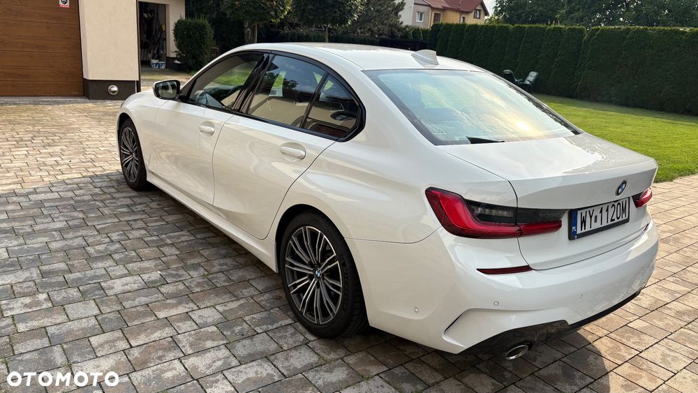 BMW Seria 3 320d xDrive M Sport - 6