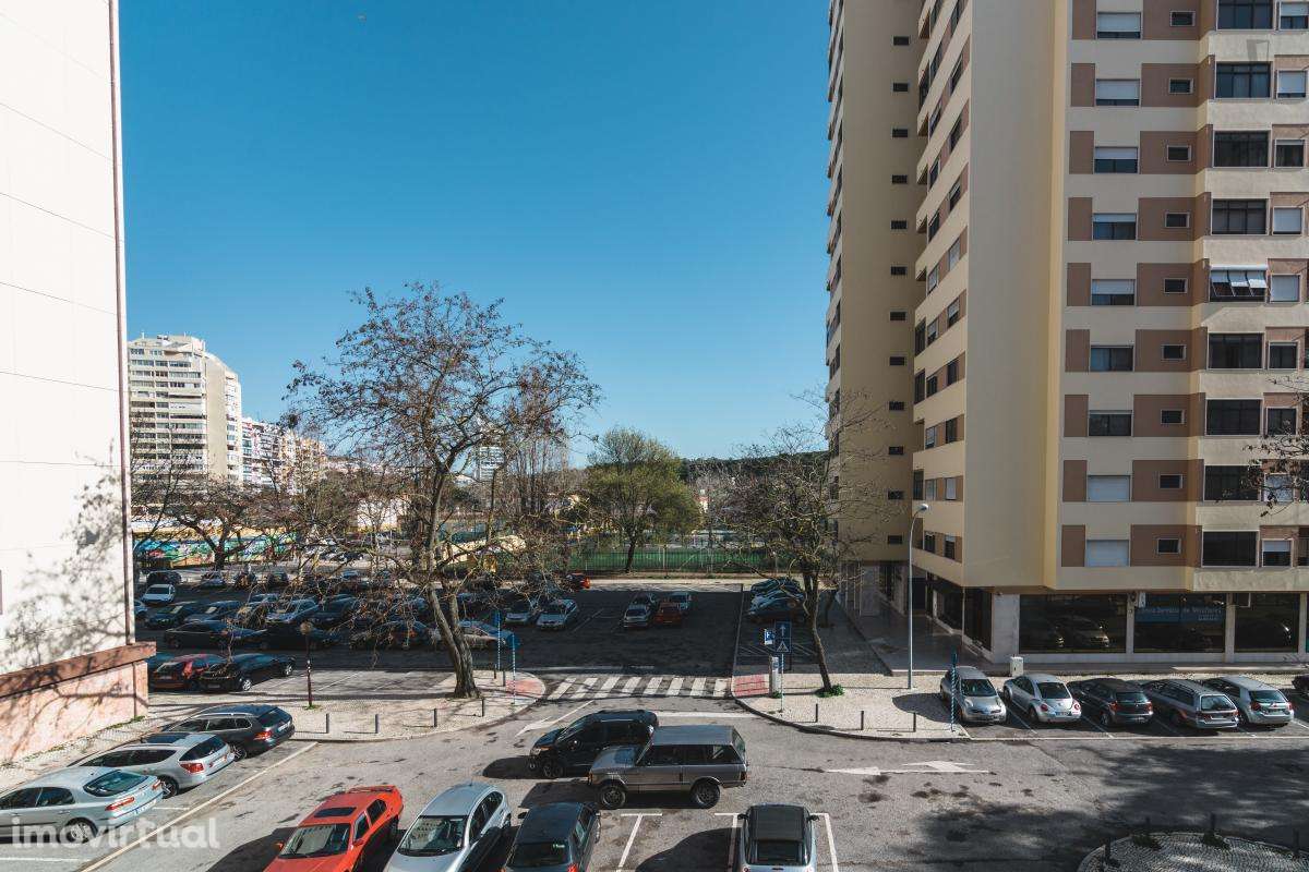 Quarto - localizado em Algés Lisbon - Grande imagem: 3/50