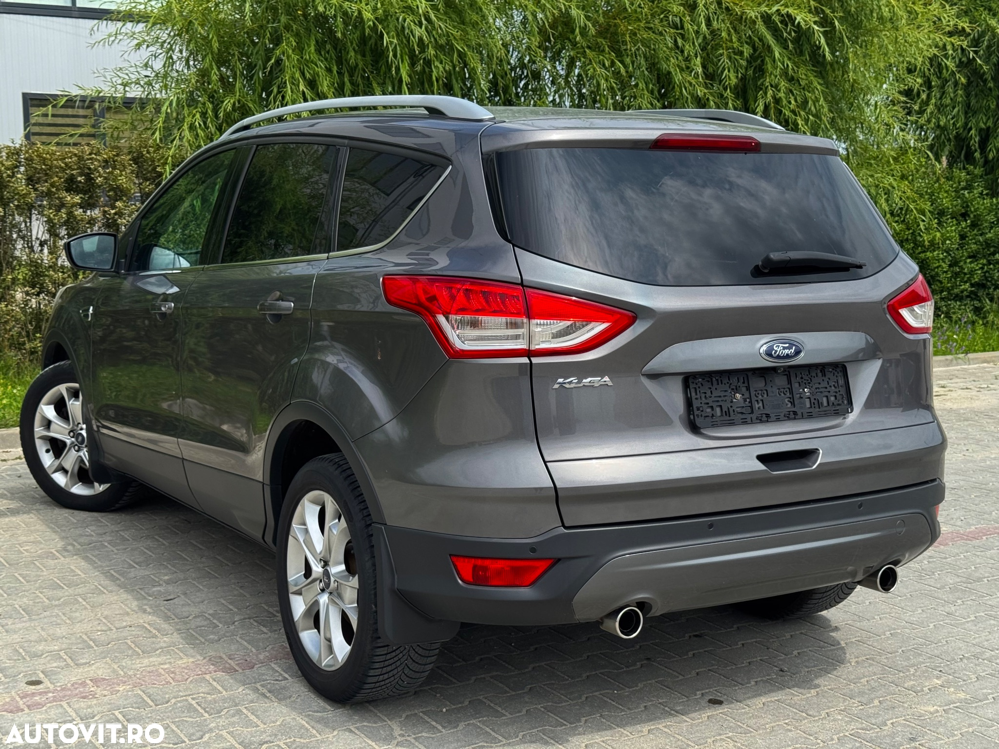 Ford Kuga 2.0 TDCi 4x4 Aut. Titanium - 3