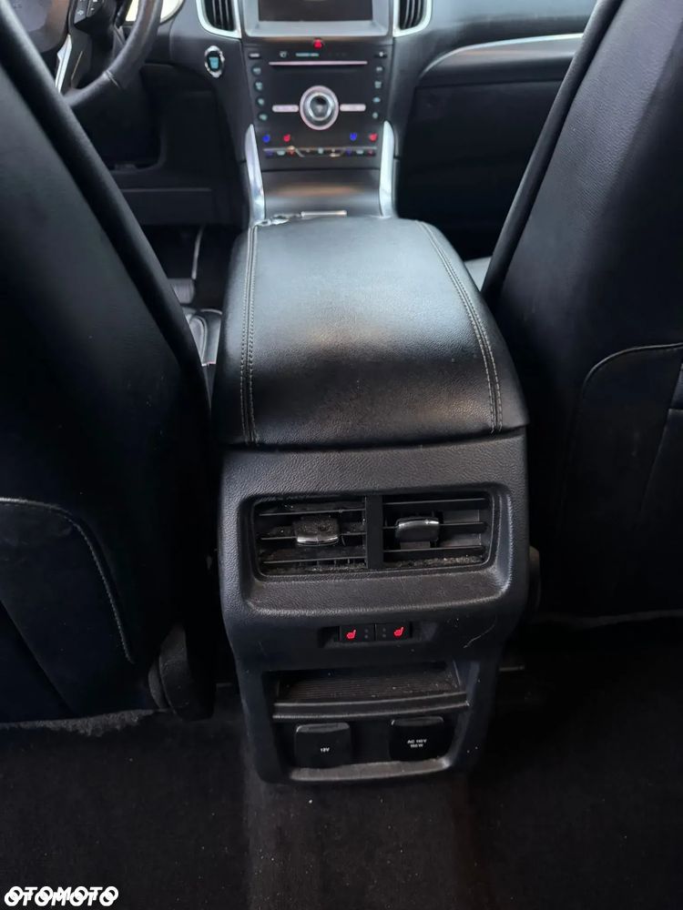 Ford Edge - 9