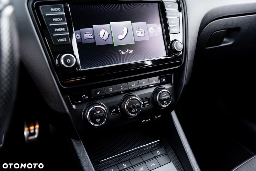 Skoda Octavia 2.0 TDI DSG RS - 38