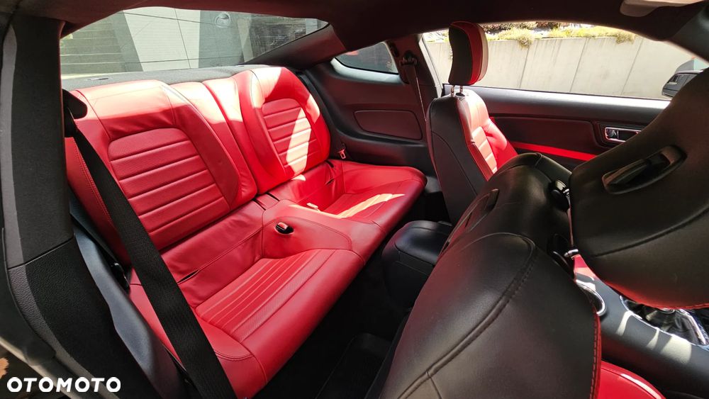 Ford Mustang 5.0 V8 GT - 5