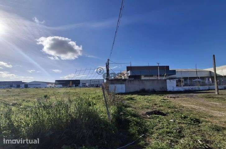 TERRENO URBANO NA ZONA INDUSTRIAL DE ÉVORA - Grande imagem: 2/11