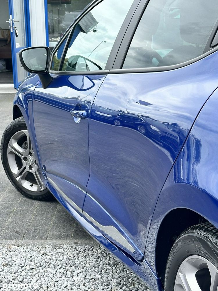 Renault Clio - 23