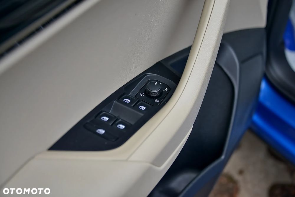 Skoda Karoq 2.0 TDI SCR Sportline - 26