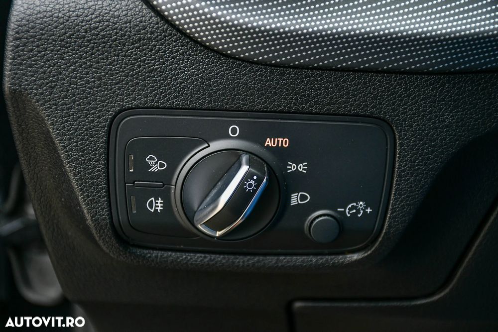 Audi Q2 S-Line Plus - 18