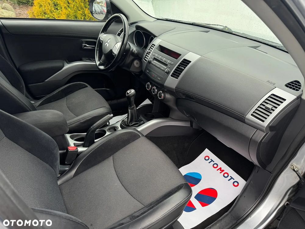 Mitsubishi Outlander - 34