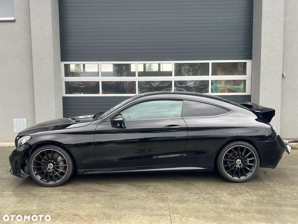 Mercedes-Benz Klasa C 300 9G-TRONIC - 6