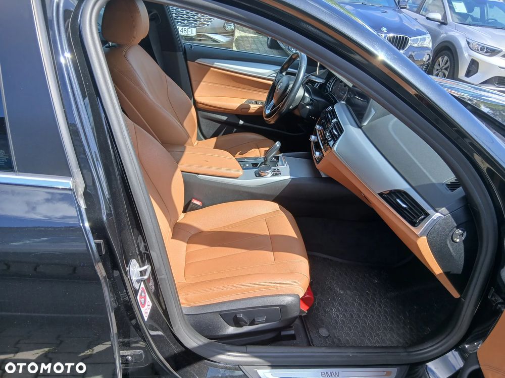 BMW Seria 5 520d Luxury Line - 10