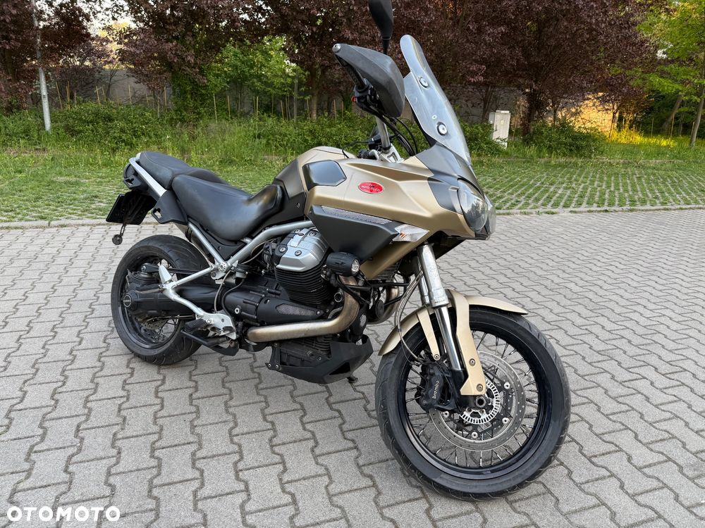 Moto Guzzi Stelvio - 2