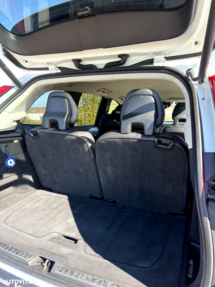 Volvo XC 90 - 9