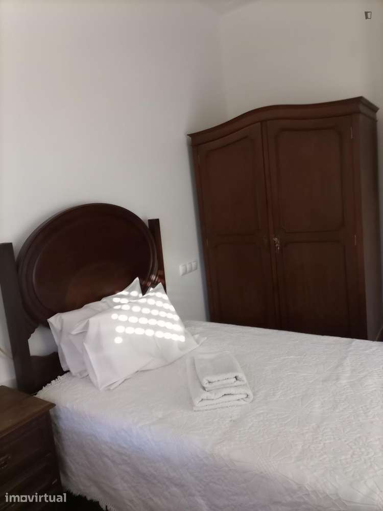 Quarto - localizado em Miragaia Porto - Grande imagem: 4/18