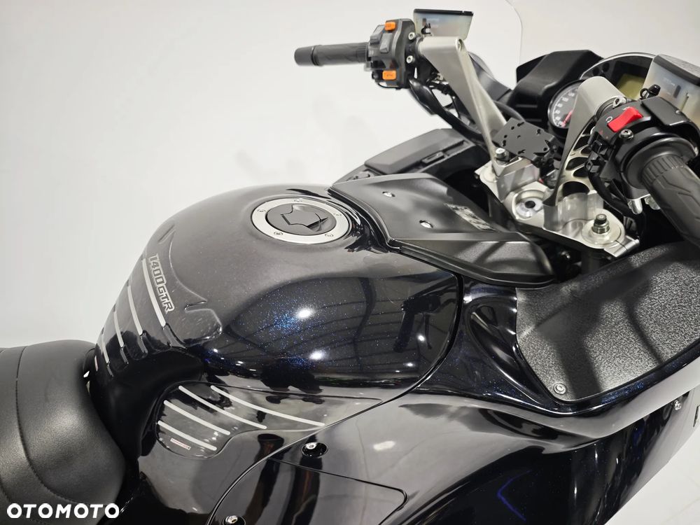 Kawasaki GTR - 8