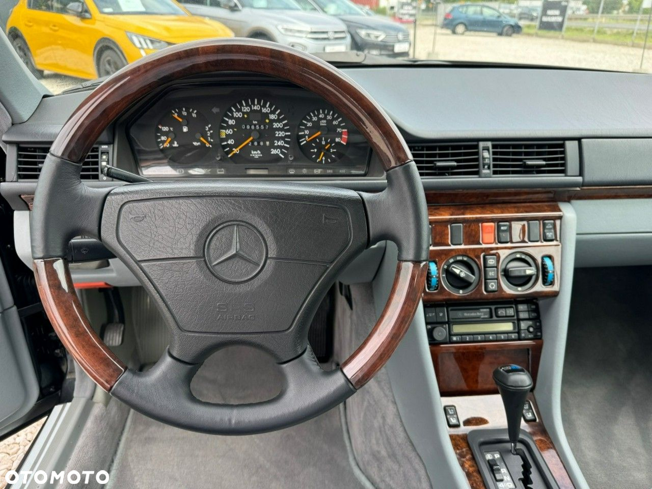 Mercedes-Benz W124 (1984-1993) - 13