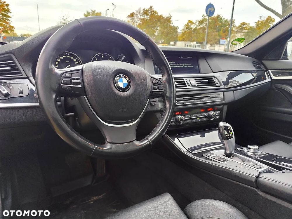 BMW Seria 5 525d xDrive Touring Sport-Aut Luxury Line - 15