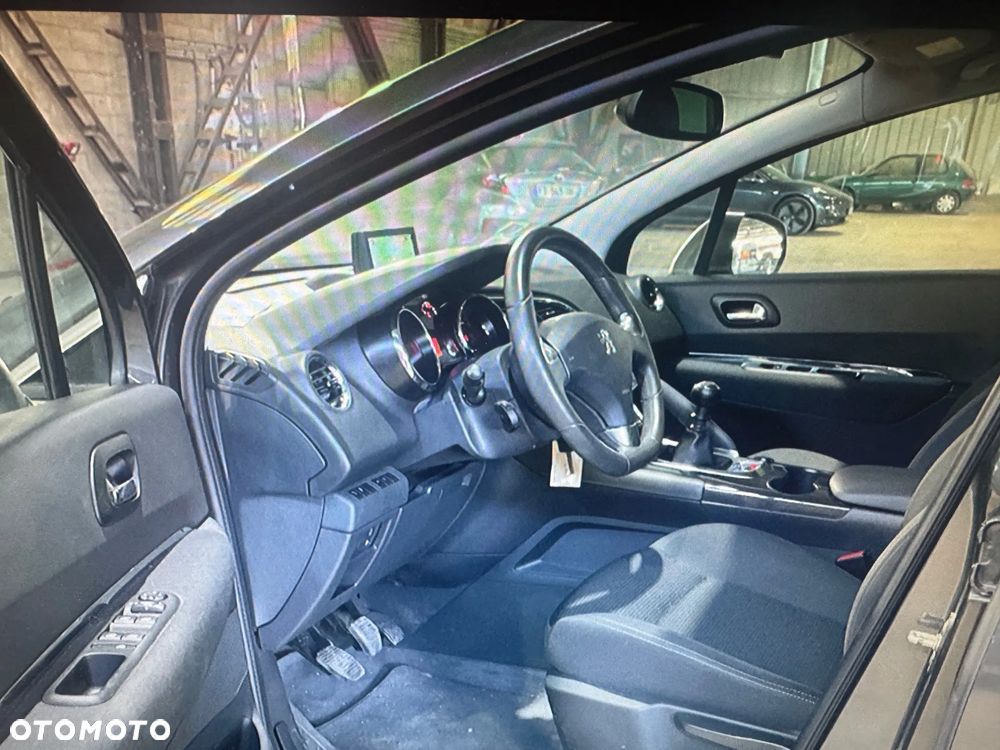 Peugeot 3008 1.2 PureTech Allure S&S - 3