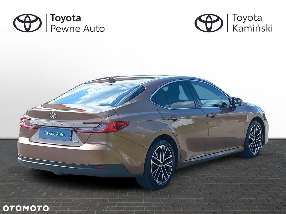 Toyota Camry - 5
