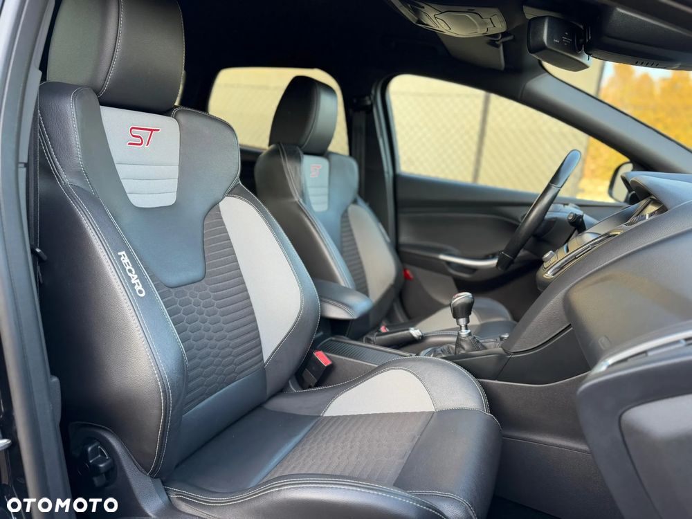 Ford Focus 2.0 TDCi ST - 17