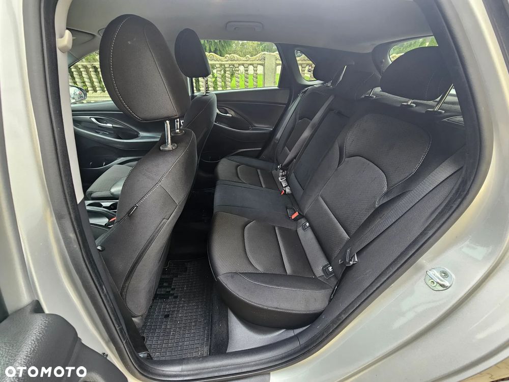 Hyundai i30 i30cw 1.6 CRDi Intro Edition - 27