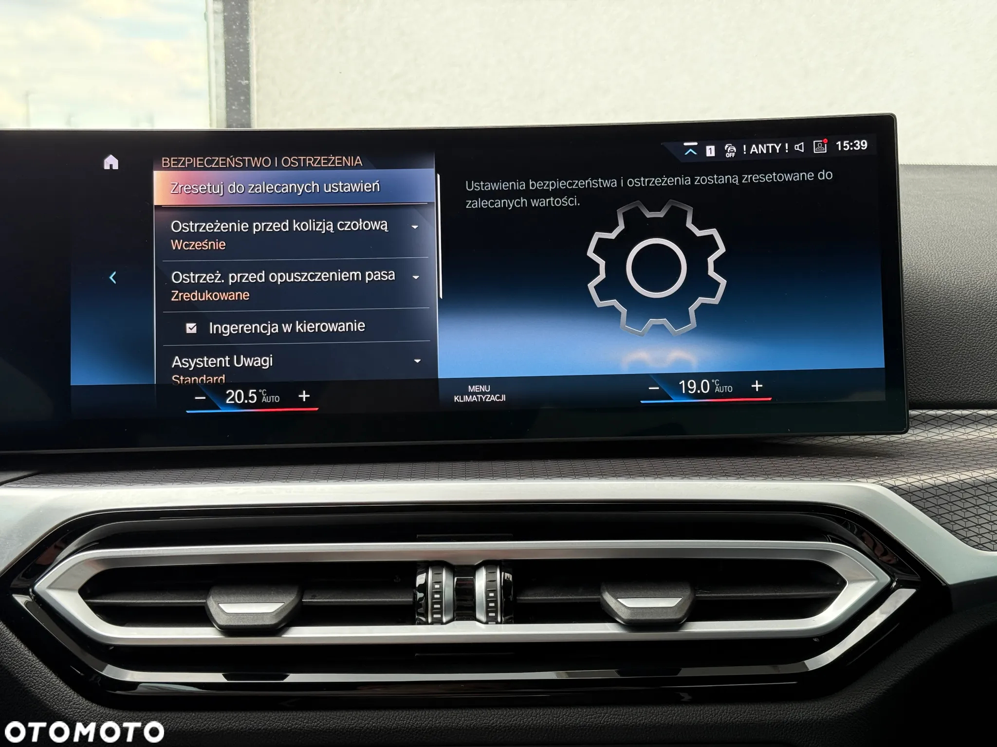 BMW Seria 3 318i M Sport - 29