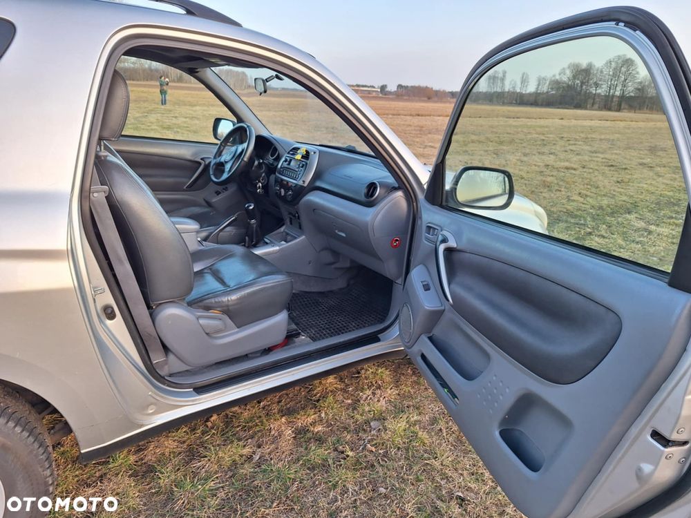 Toyota RAV4 1.8 VVT-i 4x2 - 11