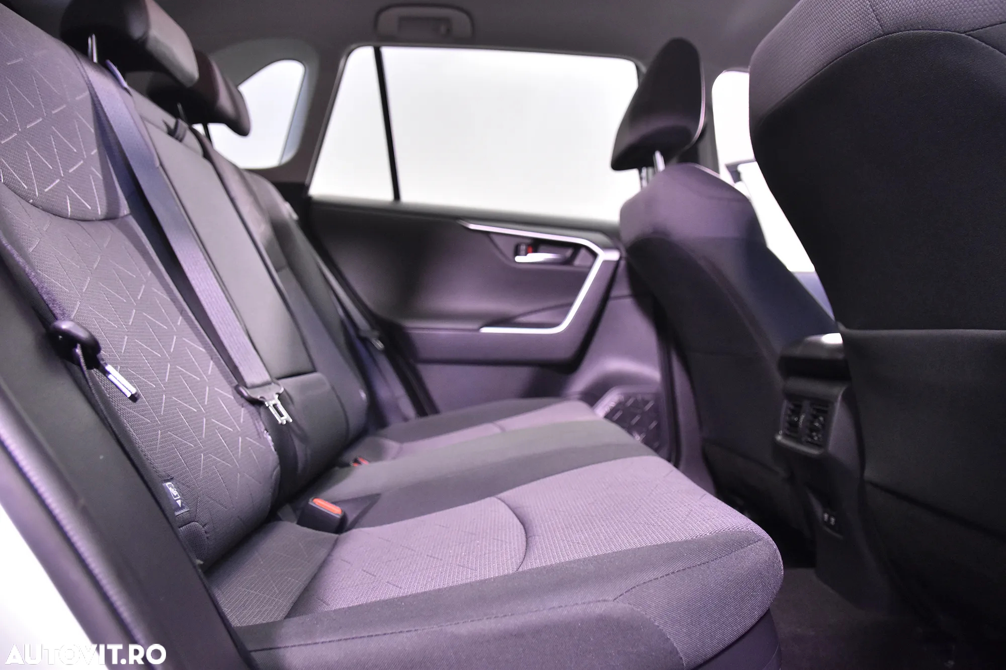 Toyota RAV4 - 12