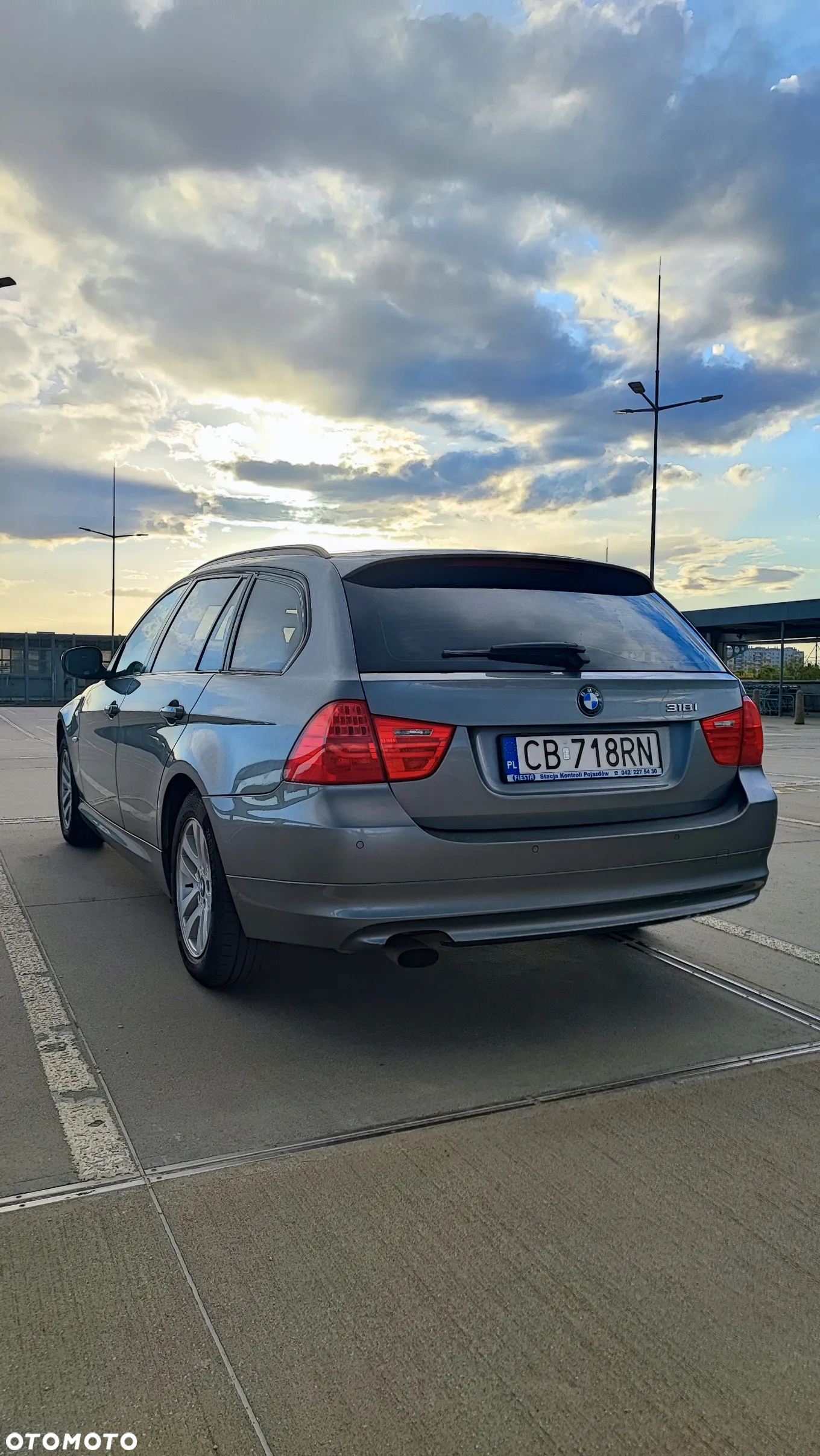 BMW Seria 3 318i Touring - 2