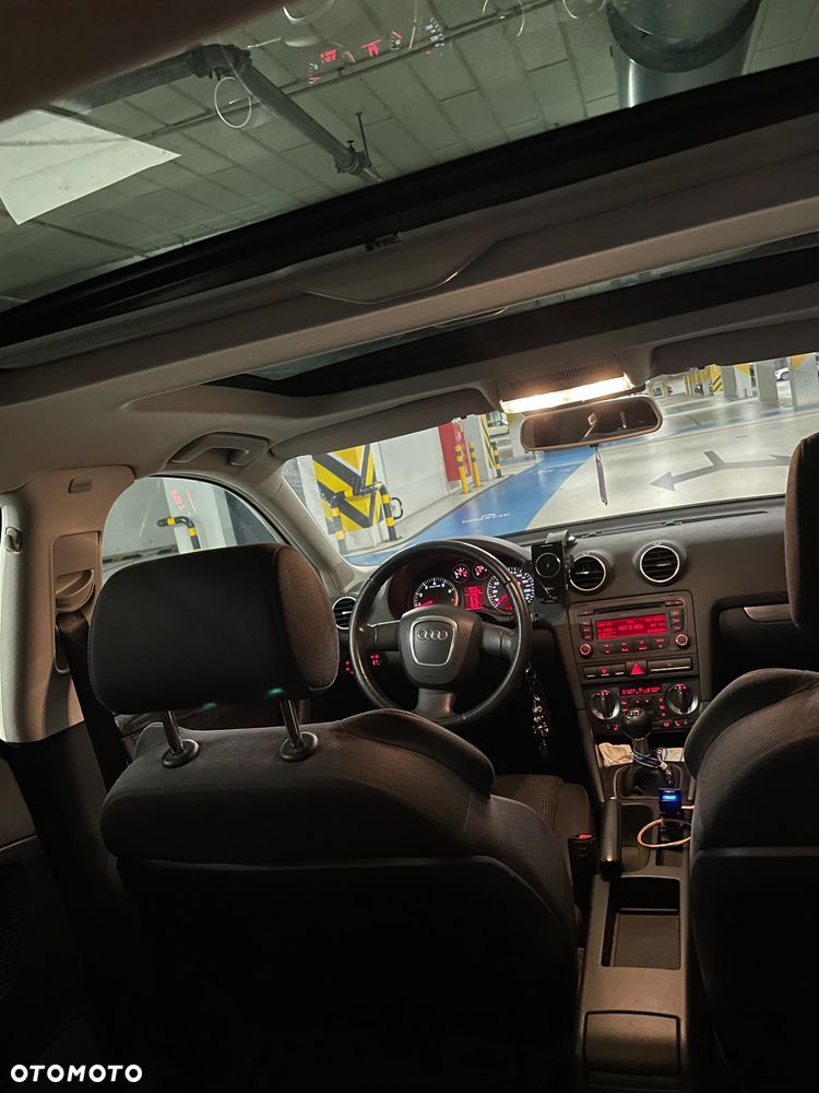 Audi A3 Sportback 1.6 FSI Ambition - 8