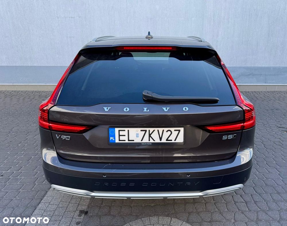 Volvo V90 Cross Country B5 B AWD Pro - 28
